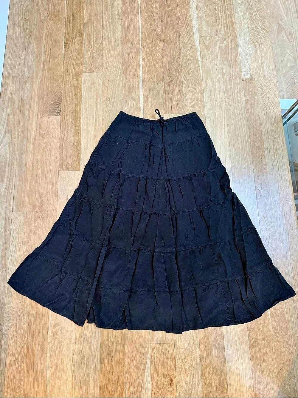 Aritzia Wilfred Tiered Maxi Skirt in Black Sz S